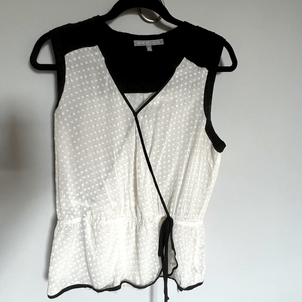 Daniel Rainne Silky Wrap Top SZ M